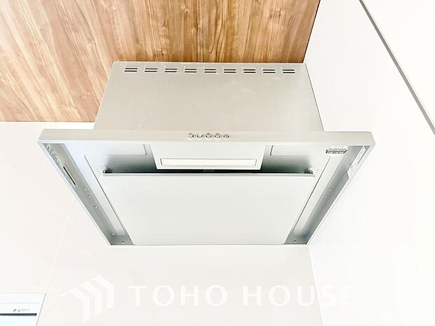 最新のレンジフードは静音性や省エネ性能が向上しデザインもスタイリッシュ。効率的な換気で料理を快適に。