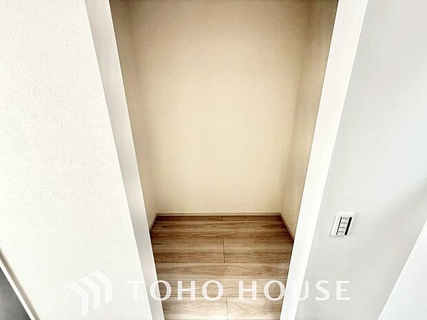 お子様のおもちゃやゴルフバック等、大きなお荷物をお持ちの方やお荷物が多い方でも安心のスペースです。