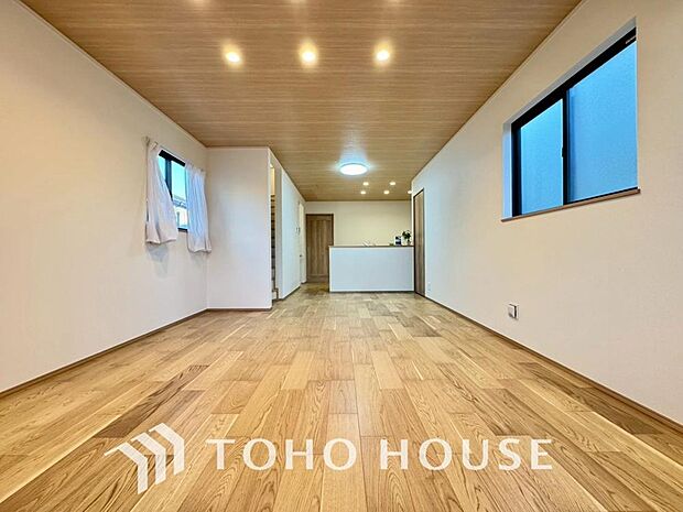 ホワイトナチュラルのテイストが、自然体で過ごせる心地良さ生み出しています。