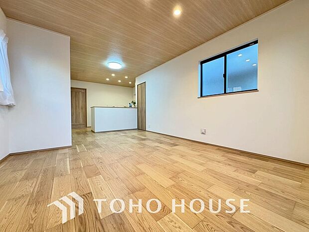 朝は爽やかな日差しを浴びながら、家族みんなでおいしい朝食。昼下がりにはのんびりと過ごすひと時。