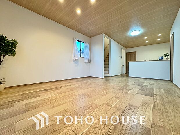 ホワイトナチュラルのテイストが、自然体で過ごせる心地良さを生み出しています。