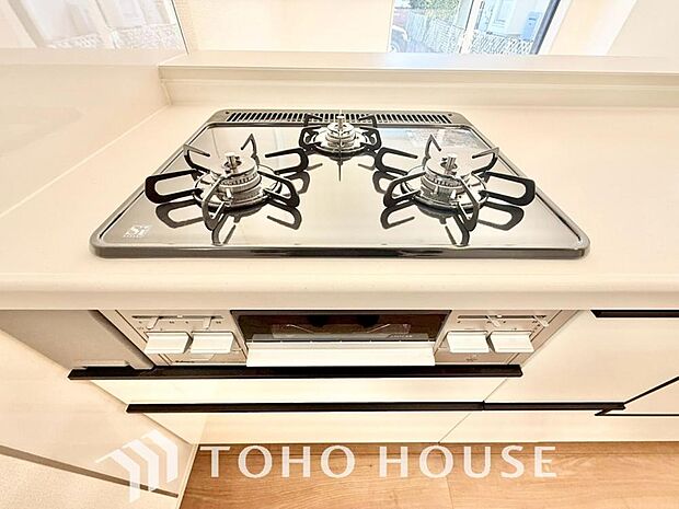 毎日料理をする、料理が好き、家族が多くて量を作る必要がある、等の方々にとっては必須の3口コンロ。