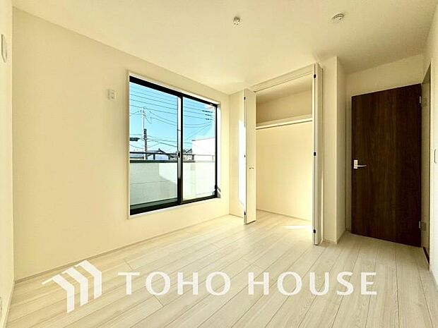 お子様の心と身体を見守る子供部屋として、小さな自立心を育むお部屋作りを見越してご覧下さい。