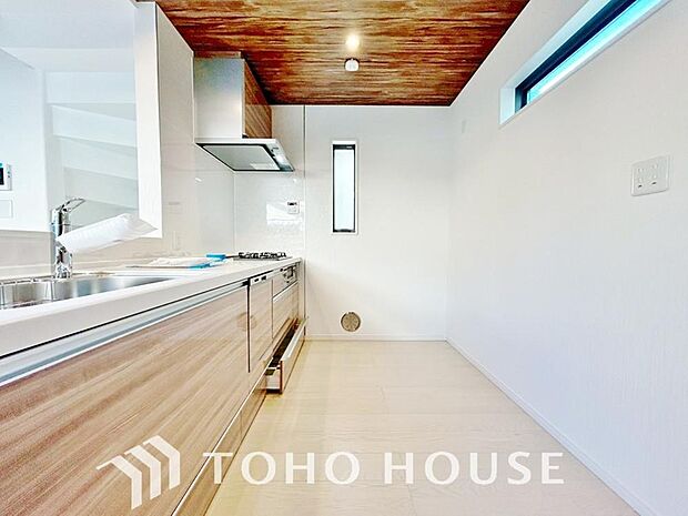 お料理の上手な方が独壇場でお料理の腕を披露するスタイルに向いているキッチンです。