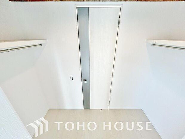 お子様のおもちゃやゴルフバック等、大きなお荷物をお持ちの方やお荷物が多い方でも安心のスペースです。