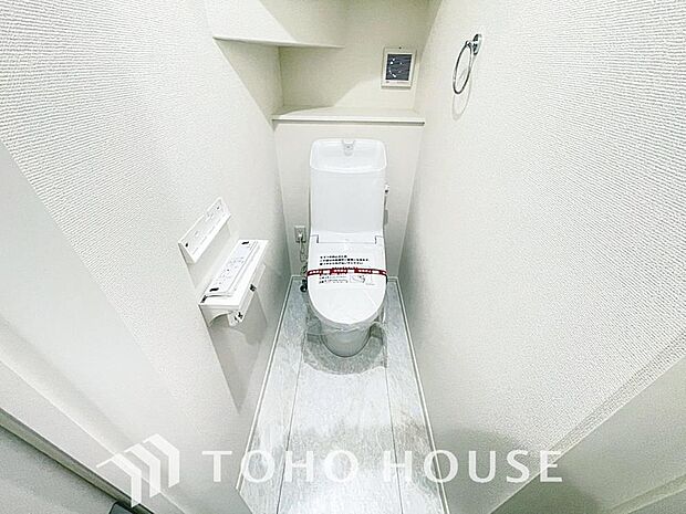 清潔な空間であって頂けますように、目に留まるだけではなく、汚れをふき取り易いフロアと壁紙をチョイス。