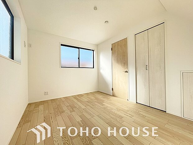 一日の疲れを癒やしてくれる主寝室。時を忘れて過ごす場所として過ごせるお部屋。