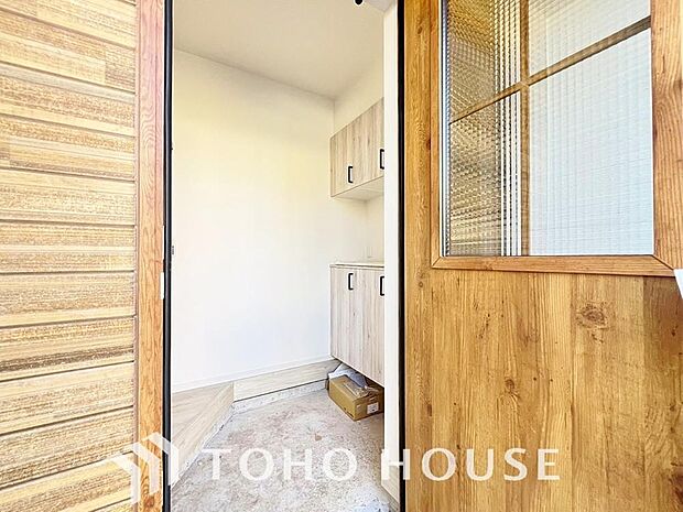 ダウンライトを使用しお洒落に演出。帰りたくなる家をテーマに設計。いつも「人」と「家」の間に・・・。