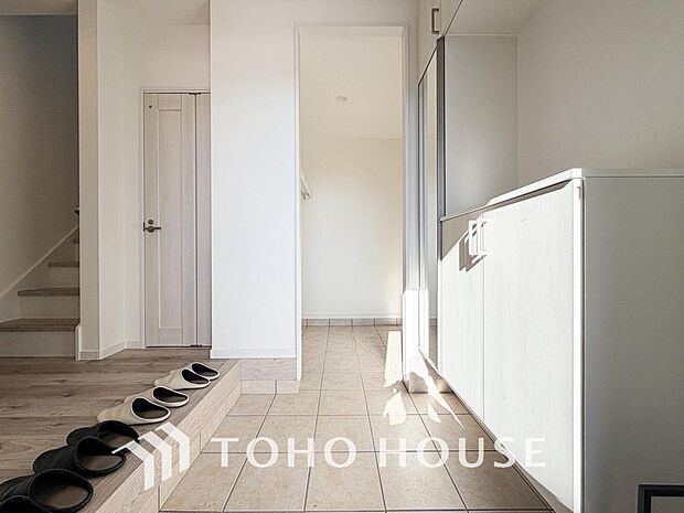 ダウンライトを使用しお洒落に演出。帰りたくなる家をテーマに設計。いつも「人」と「家」の間に・・・。