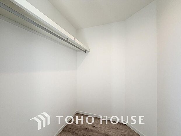 たっぷりと荷物が入るよう、ウォークインクローゼットを完備いたしました。