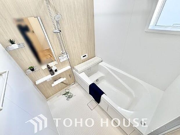 心地よいバスタイムを演出する浴室はゆとりあるサイズを採用。