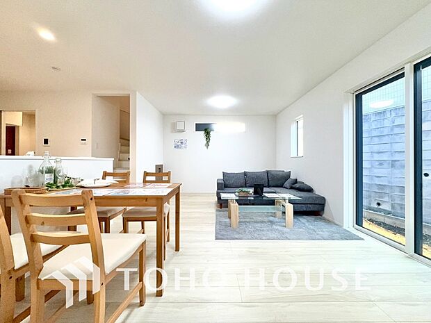 空気感という居心地の良いＢＧＭは、暮らしのステージを彩り、心からのやすらぎと満足感を与えてくれます。