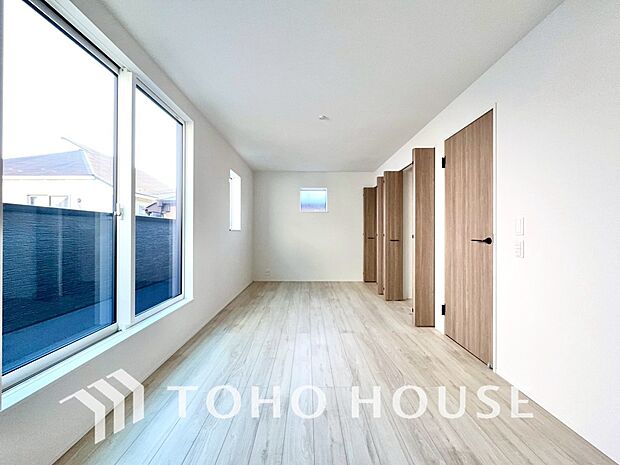 白を基調とした室内は、明るい住空間を造り出すだけでなく、清潔感をもたらしてくれます。