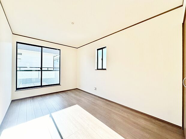 快適な光を取り入れ、心地よい風を取り入れます。心と体をゆったりと安らげる寝室。