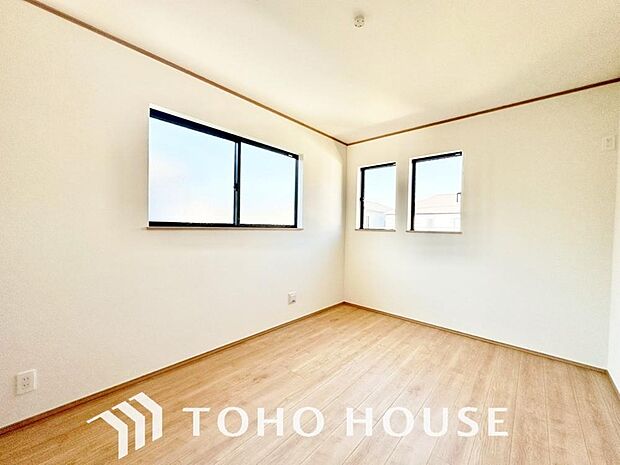 白を基調とした室内は、明るい住空間を造り出すだけでなく、清潔感をもたらしてくれます。