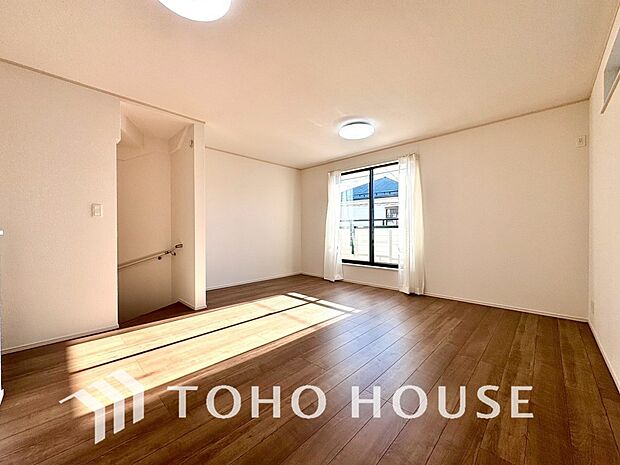 造りこんだ空間演出の妙が生み出す光と質のハーモニーはこの住宅のクオリティの良さを実感させてくれます。