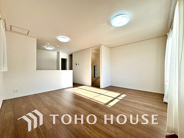 家は、ただ生活する場ではなく、笑顔の毎日、安らぎの日々のために、暮らしを愉しく、快適にする場所。