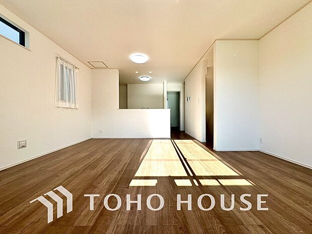 作り手の「気持ちの良いリビングでお過ごししていただきたい」という思いを感じさせます。