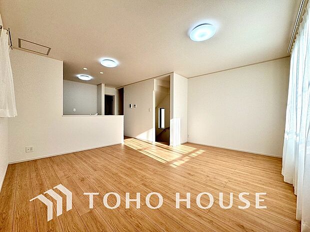 造りこんだ空間演出の妙が生み出す光と質のハーモニーはこの住宅のクオリティの良さを実感させてくれます。