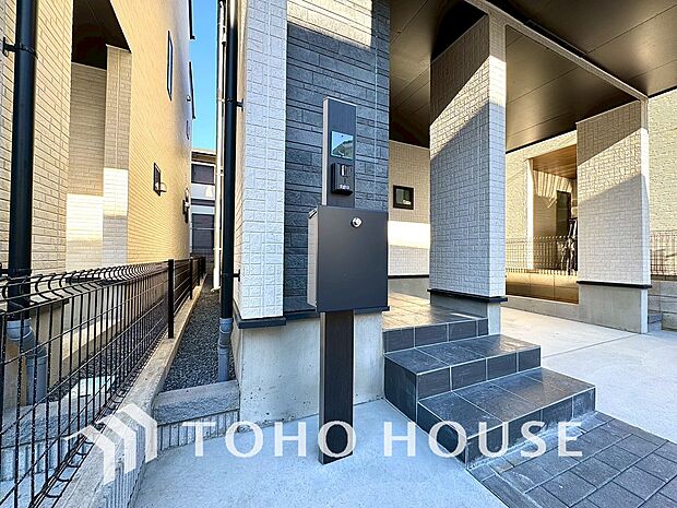 実際に生活する側に立って設計した工夫が要所要所に感じられるキメ細やかさがこの邸の魅力の一つです。