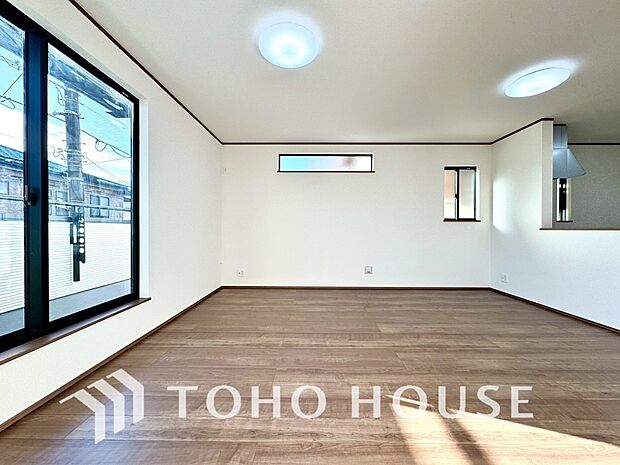 作り手の「気持ちの良いリビングでお過ごししていただきたい」という思いを感じさせます。