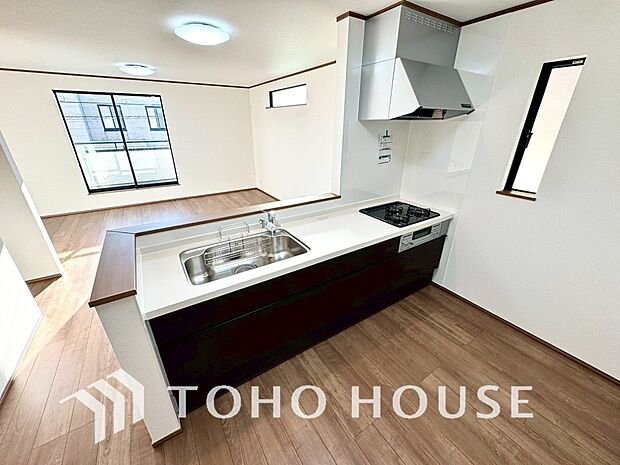 お料理の上手な方が、独壇場でお料理の腕を披露するスタイルに向いているキッチンです。