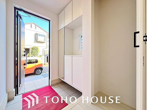 ダウンライトを使用しお洒落に演出。帰りたくなる家をテーマに設計。いつも「人」と「家」の間に・・・。