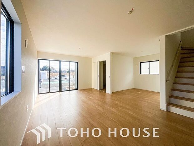 造りこんだ空間演出の妙が生み出す光と質のハーモニーはこの住宅のクオリティの良さを実感させてくれます。