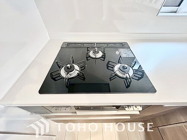 毎日料理をする、料理が好き、家族が多くて量を作る必要がある等の方々にとっては必須の3口コンロ。