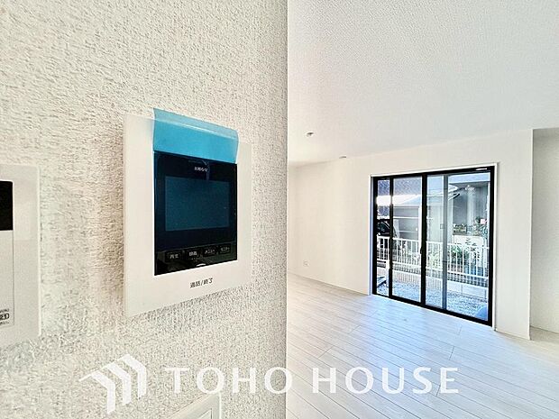 お子様の留守番時にも重宝する必須防犯アイテムです。留守中＆在宅中も「見える安心」がそこにあります。