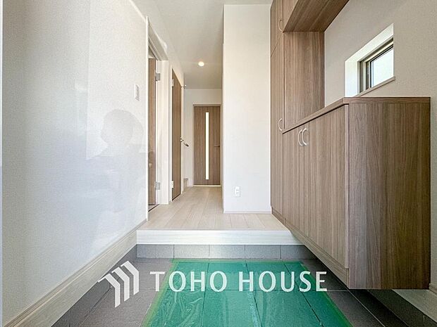 ダウンライトを使用しお洒落に演出。帰りたくなる家をテーマに設計。いつも「人」と「家」の間に・・・。