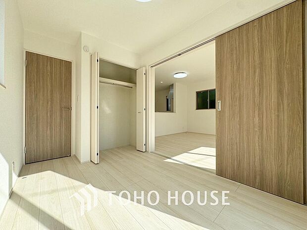 生活感を感じない空間では落ち着く事はできません。絶妙な雰囲気、配色、素材感を意識してコーディネート。