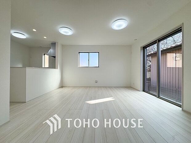 作り手の「気持ちの良いリビングでお過ごししていただきたい」という思いを感じさせます。