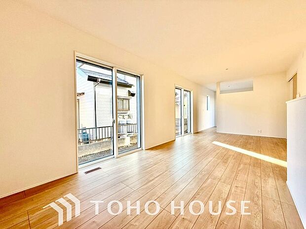 作り手の「気持ちの良いリビングでお過ごししていただきたい」という思いを感じさせます。