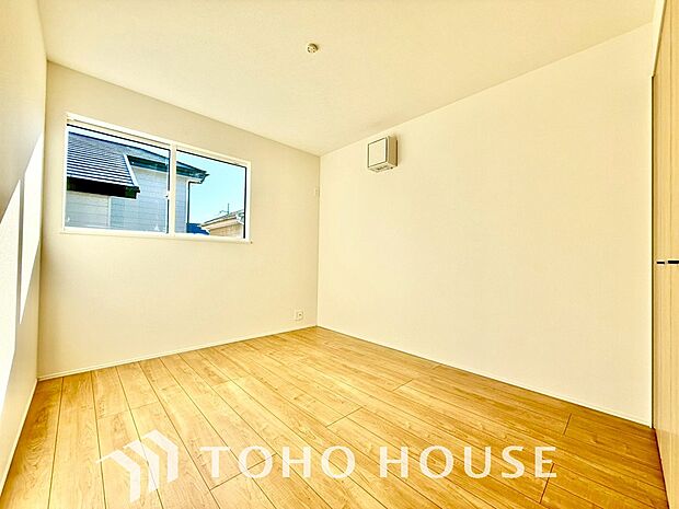 お子様の心と身体を見守る子供部屋として、小さな自立心を育むお部屋作りを見越してご覧下さい。