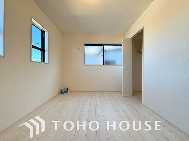 白を基調とした室内は、明るい住空間を造り出すだけでなく、清潔感をもたらしてくれます。