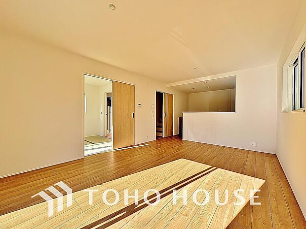 造りこんだ空間演出の妙が生み出す光と質のハーモニーはこの住宅のクオリティの良さを実感させてくれます。