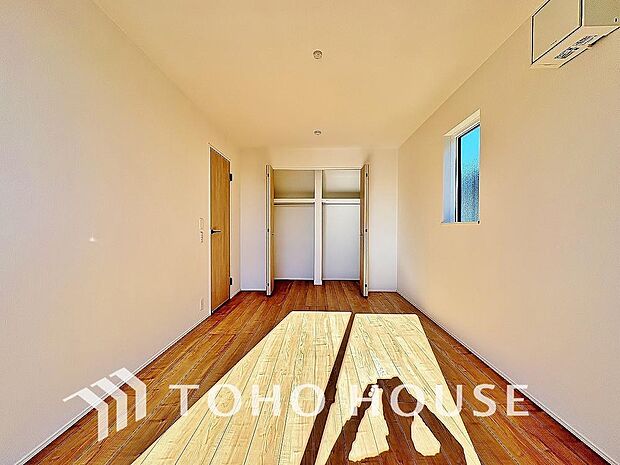 心と体をゆったりと安らげる主寝室。寝室のゆとりが大きい分だけ、暮らしの安らぎは深まります。