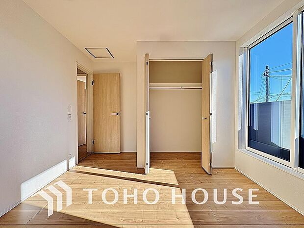 お子様の心と身体を見守る子供部屋として、小さな自立心を育むお部屋作りを見越してご覧下さい。