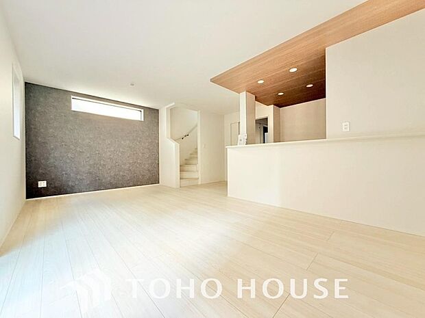 造りこんだ空間演出の妙が生み出す光と質のハーモニーはこの住宅のクオリティの良さを実感させてくれます。