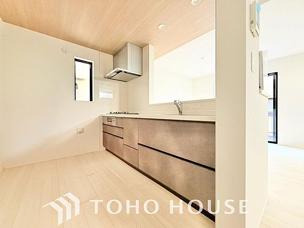 お料理の上手な方が、独壇場でお料理の腕を披露するスタイルに向いているキッチンです。