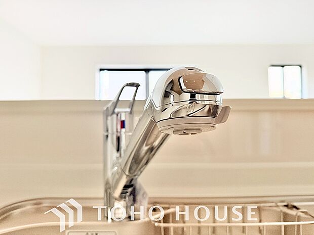 浄水と原水をボタン一つで切り替えられる浄水器一体型水洗。近年主流になりつつある人気の設備です。