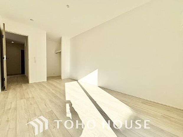 一日の疲れを癒やしてくれる主寝室。時を忘れて過ごす場所として過ごせるお部屋。