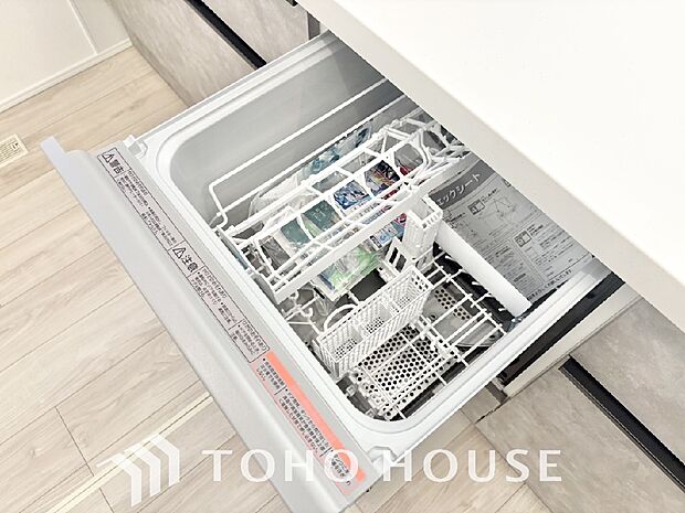 通常の手洗いでは使用出来ないほど高温のお湯や高圧水流を使うことにより汚れを効果的に落とすことができる。