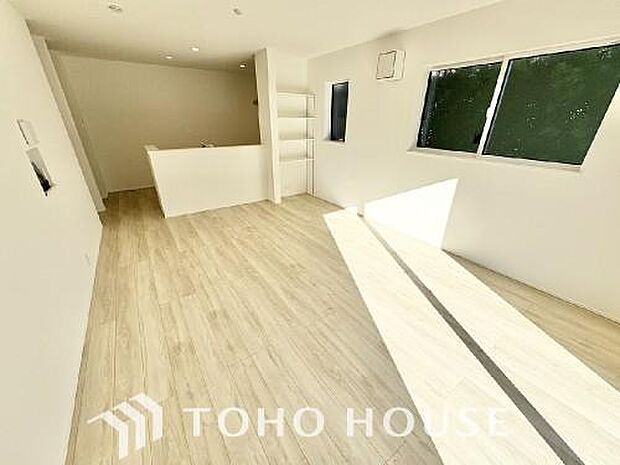 作り手の「気持ちの良いリビングでお過ごししていただきたい」という思いを感じさせます。