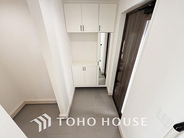 ダウンライトを使用しお洒落に演出。帰りたくなる家をテーマに設計。いつも「人」と「家」の間に・・・。