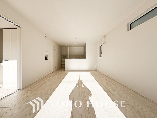 造りこんだ空間演出の妙が生み出す光と質のハーモニーはこの住宅のクオリティの良さを実感させてくれます。