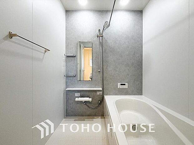 心地よいバスタイムを演出する浴室はゆとりあるサイズを採用。