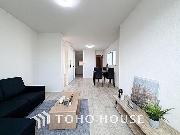 造りこんだ空間演出の妙が生み出す光と質のハーモニーはこの住宅のクオリティの良さを実感させてくれます。