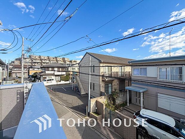 その豊かな眺望にふさわしい空間には、通風・採光にも優れ、心地よい光と風があふれています。